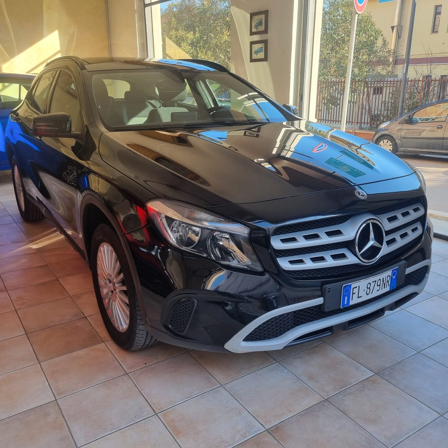 MERCEDES GLA 180d Business automatico 7G TETTO PANORAMICO