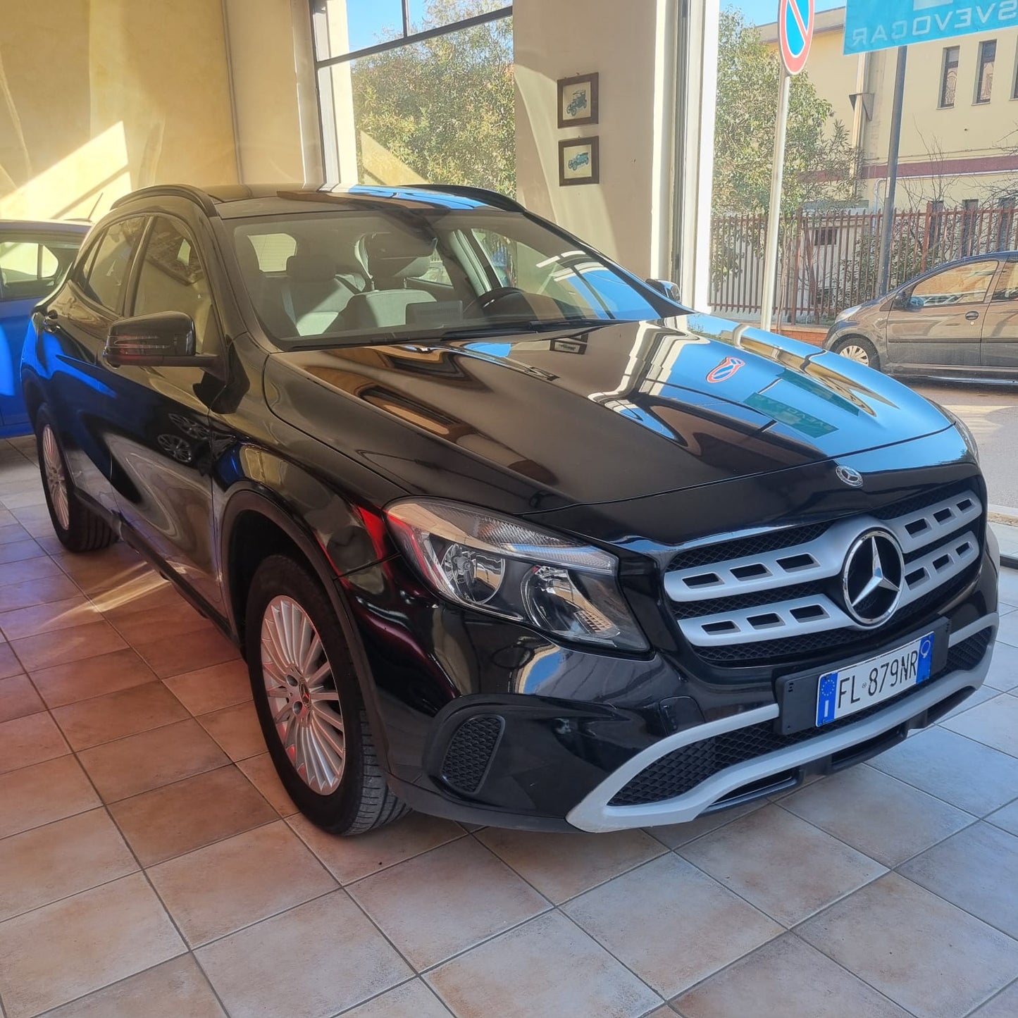 MERCEDES GLA 180d Business automatico 7G TETTO PANORAMICO