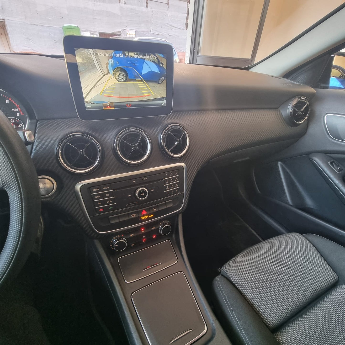 MERCEDES GLA 180d Business automatico 7G TETTO PANORAMICO