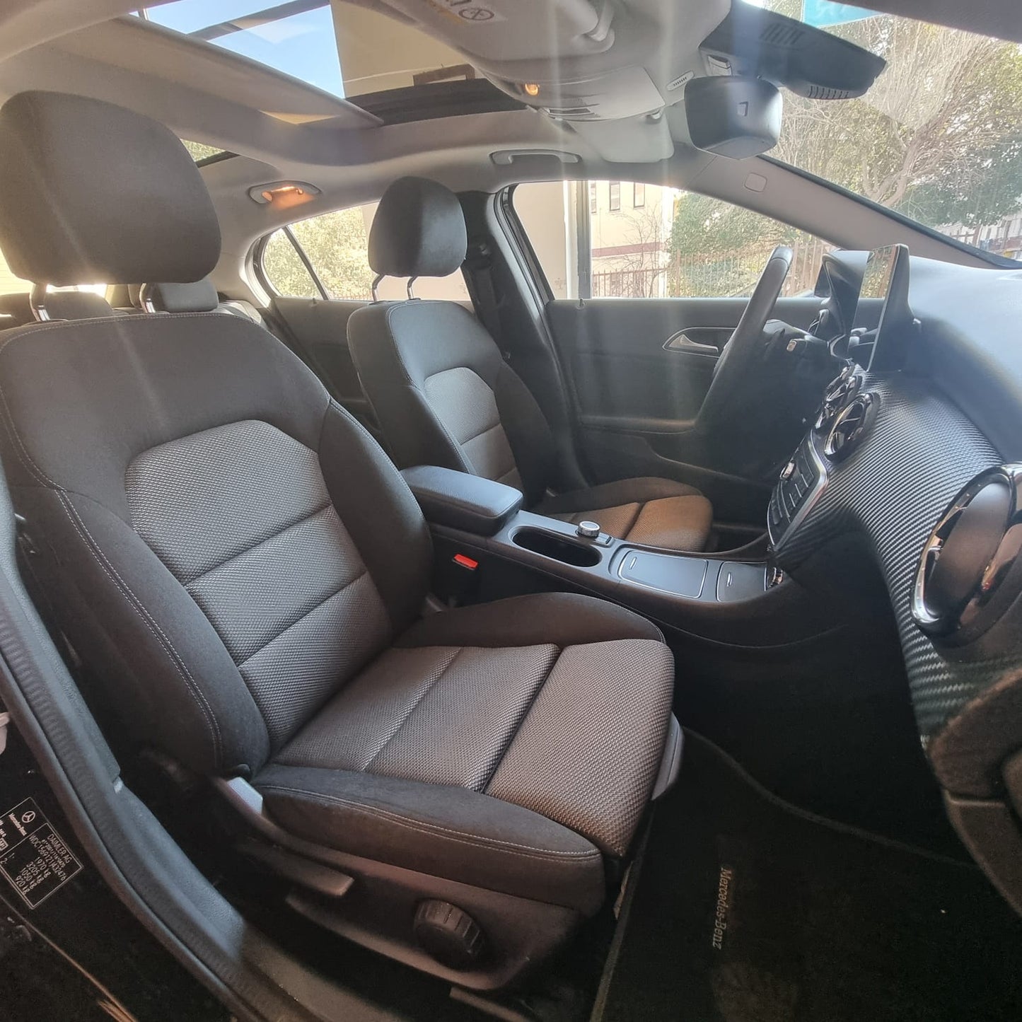 MERCEDES GLA 180d Business automatico 7G TETTO PANORAMICO