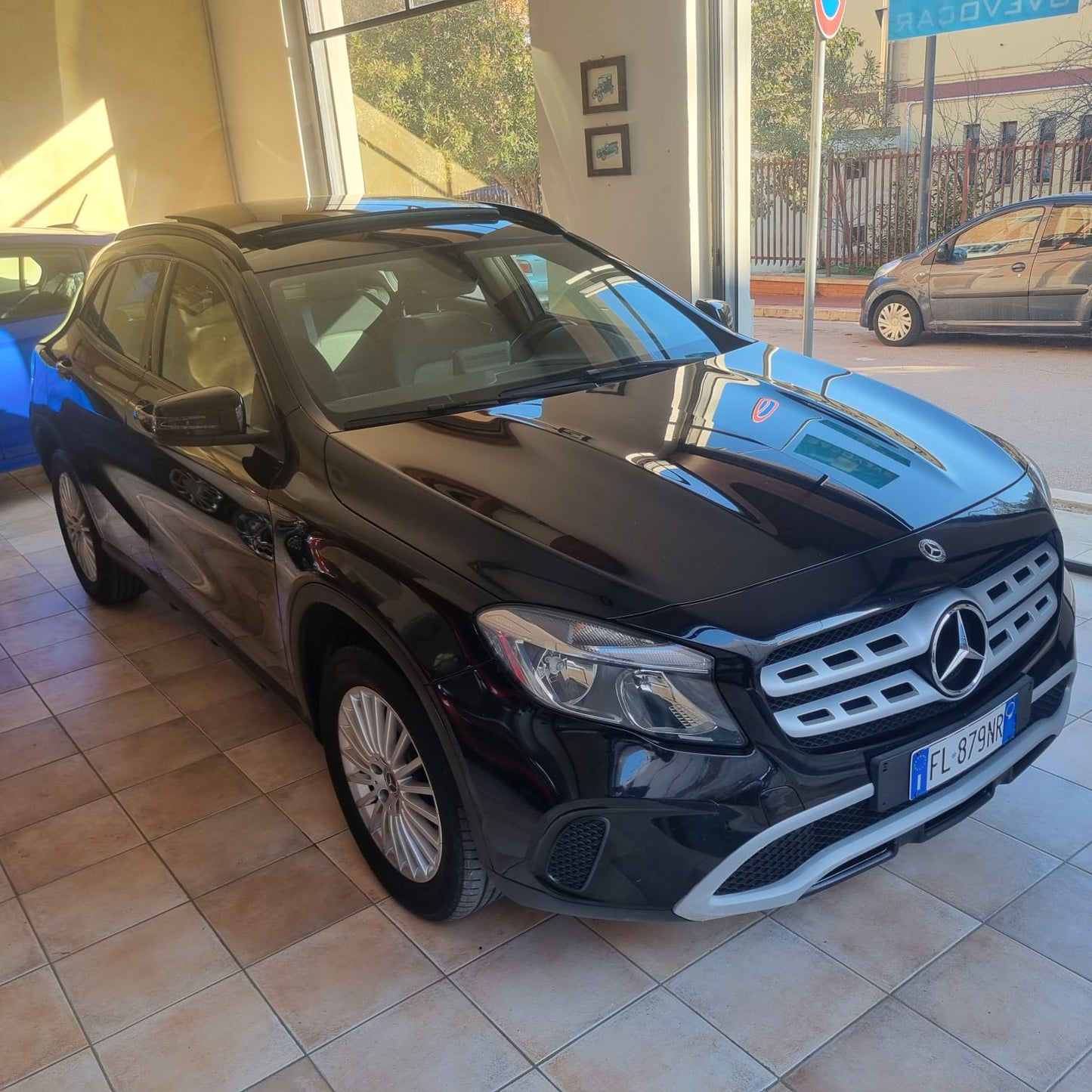 MERCEDES GLA 180d Business automatico 7G TETTO PANORAMICO