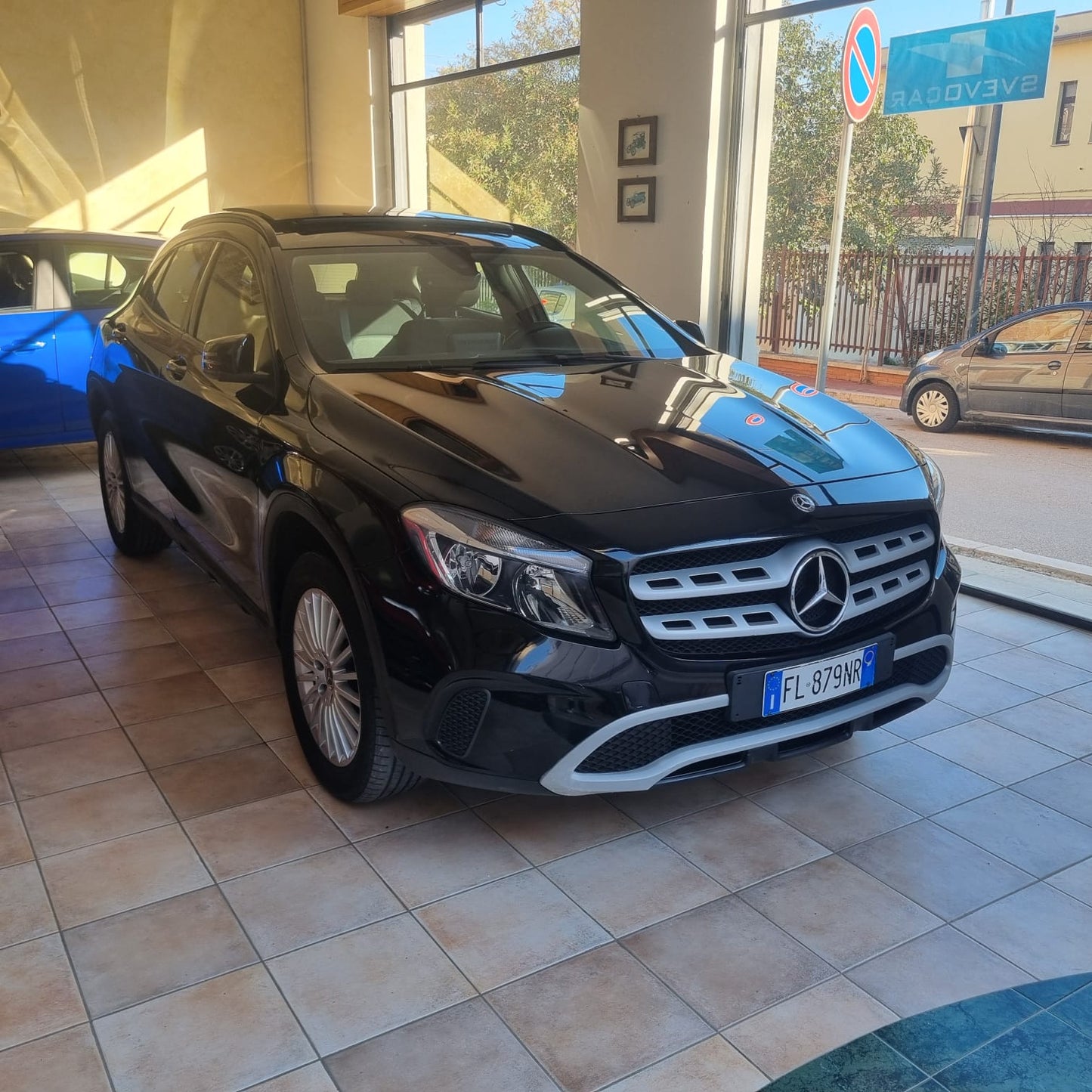 MERCEDES GLA 180d Business automatico 7G TETTO PANORAMICO