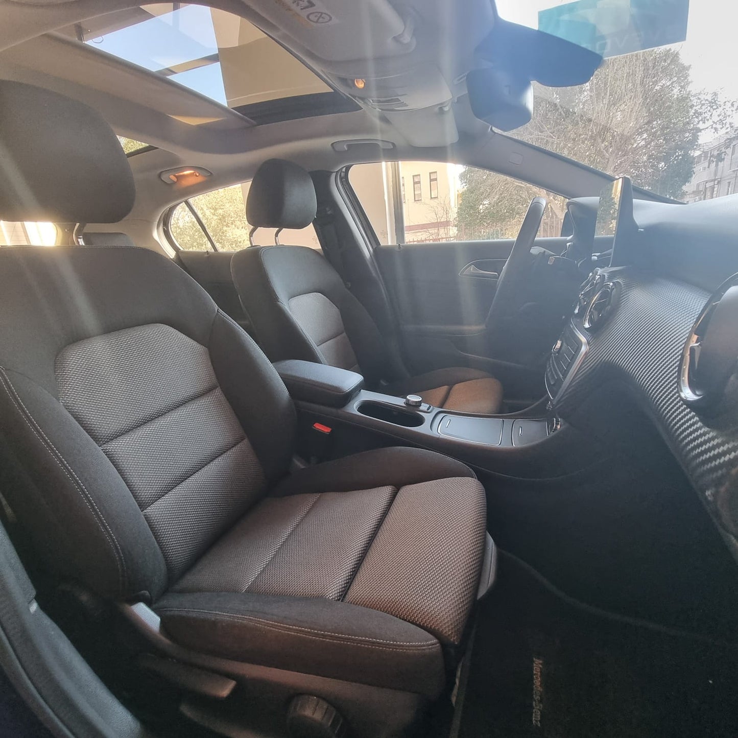 MERCEDES GLA 180d Business automatico 7G TETTO PANORAMICO