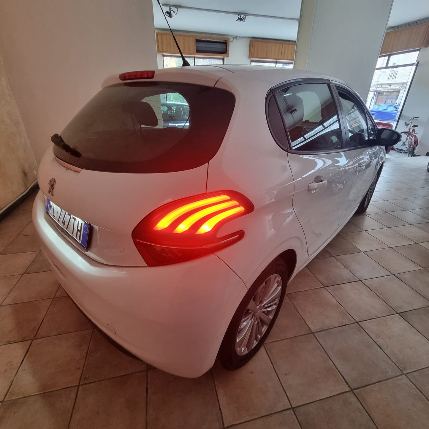PEUGEOT 208 1.6 HDI 75CV ACTIVE – MY2017