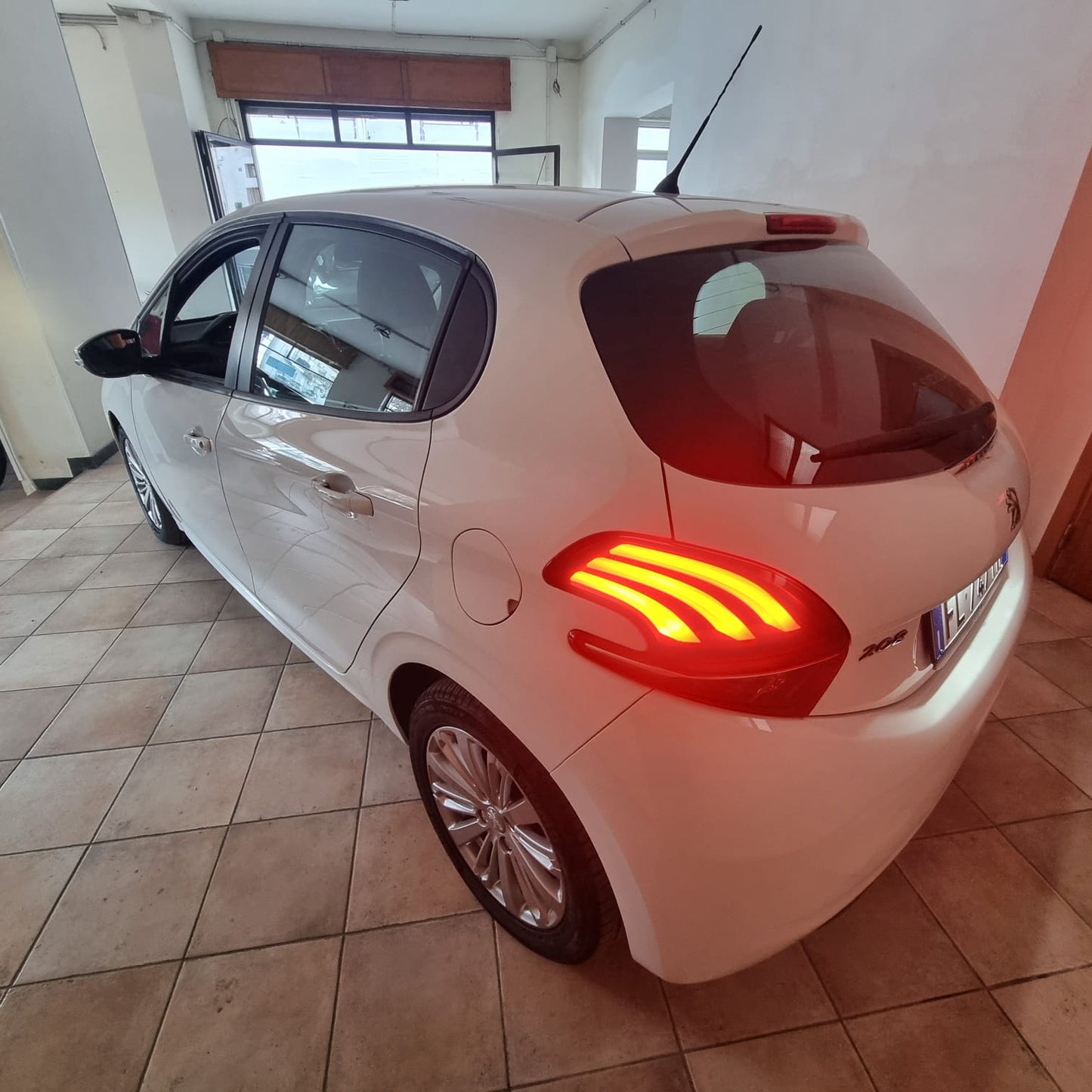 PEUGEOT 208 1.6 HDI 75CV ACTIVE – MY2017