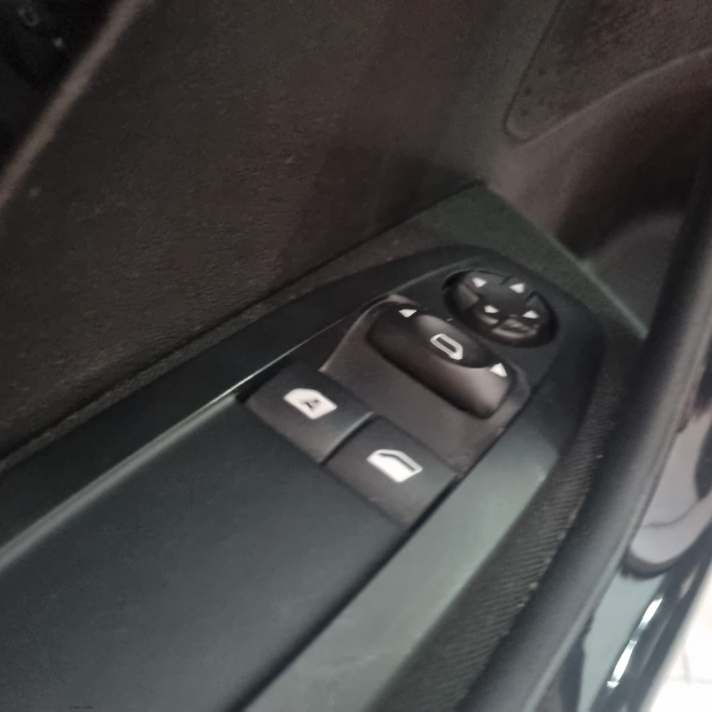 PEUGEOT 208 1.6 HDI 75CV ACTIVE – MY2017