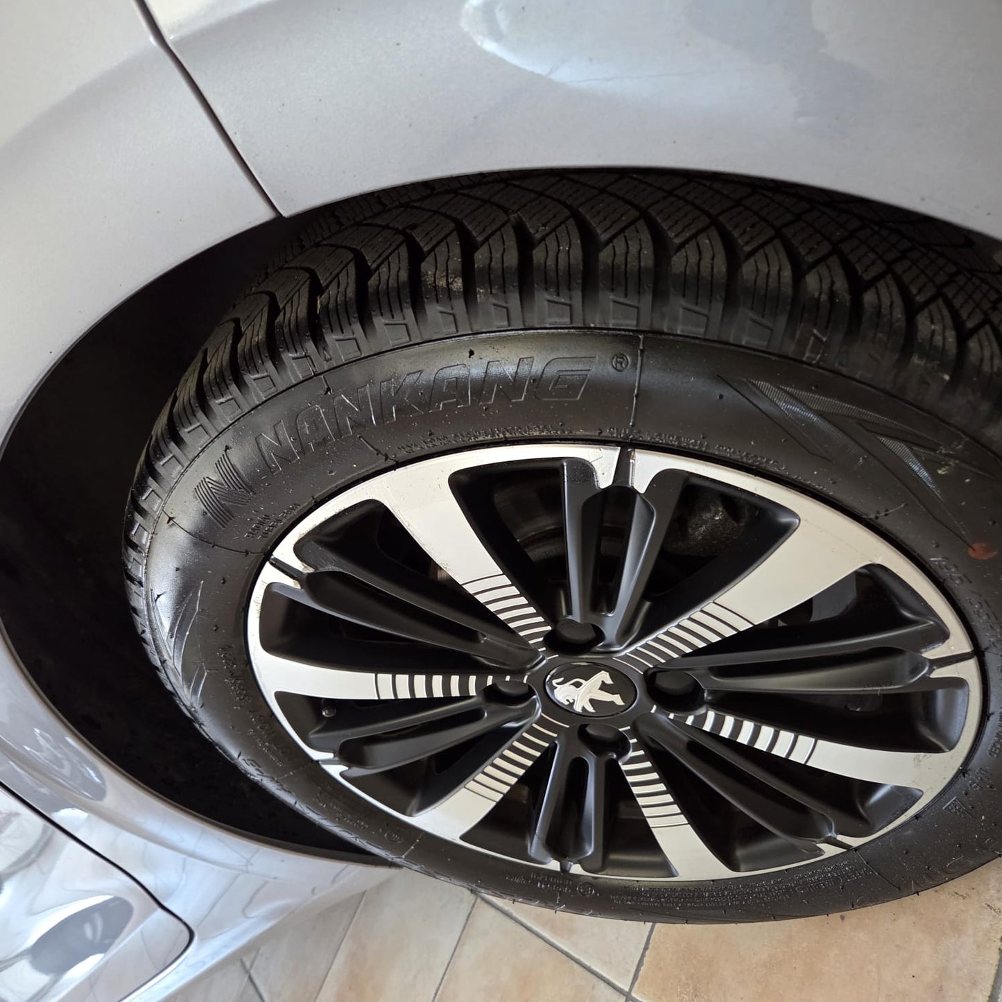 PEUGEOT 208 SIGNATURE 1.5 BlueHDi 100CV – MY2020