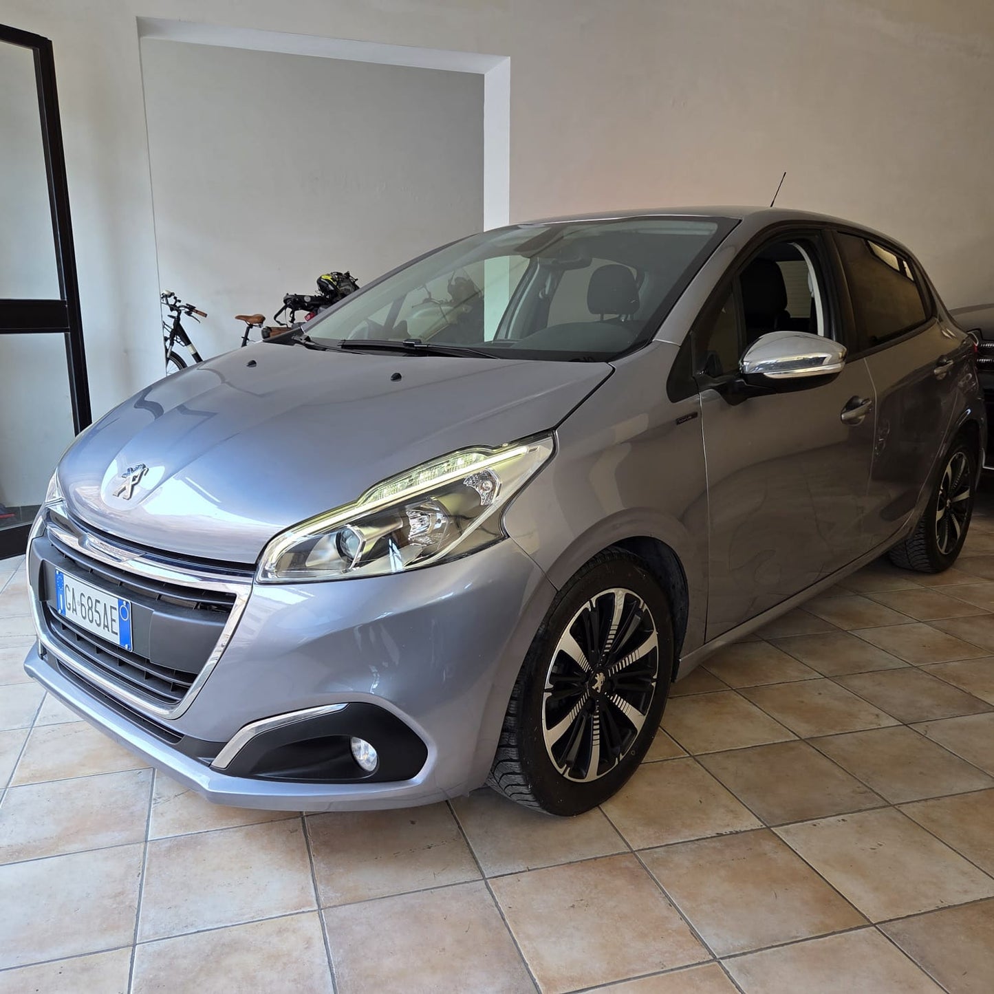 PEUGEOT 208 SIGNATURE 1.5 BlueHDi 100CV – MY2020