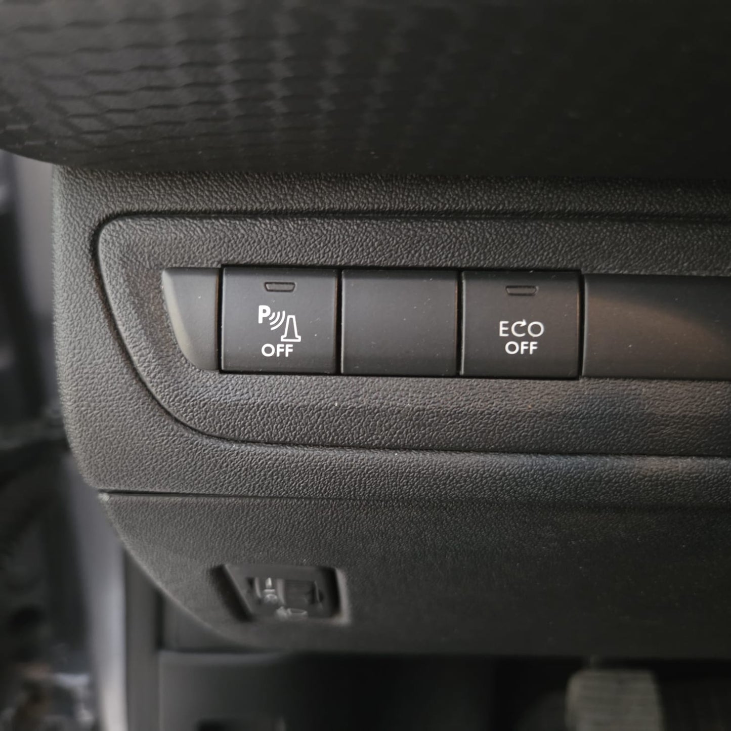 PEUGEOT 208 SIGNATURE 1.5 BlueHDi 100CV – MY2020