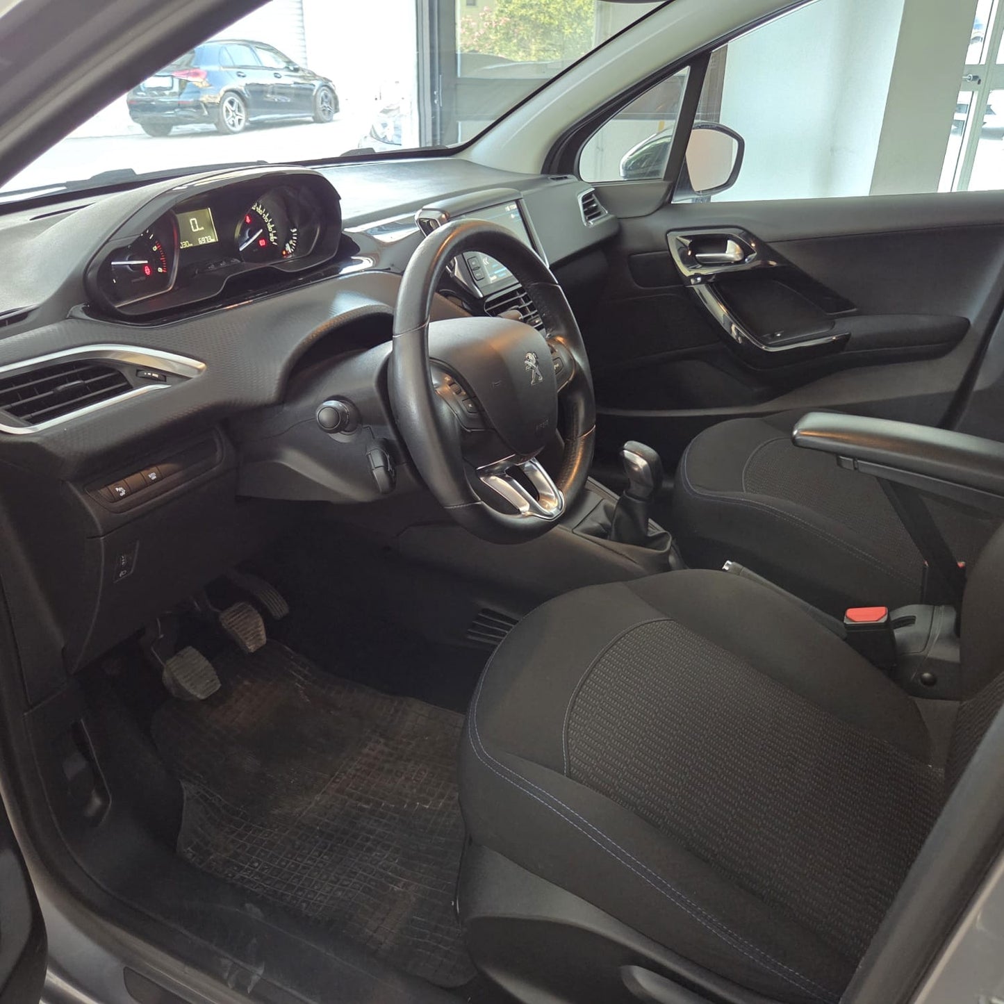PEUGEOT 208 SIGNATURE 1.5 BlueHDi 100CV – MY2020