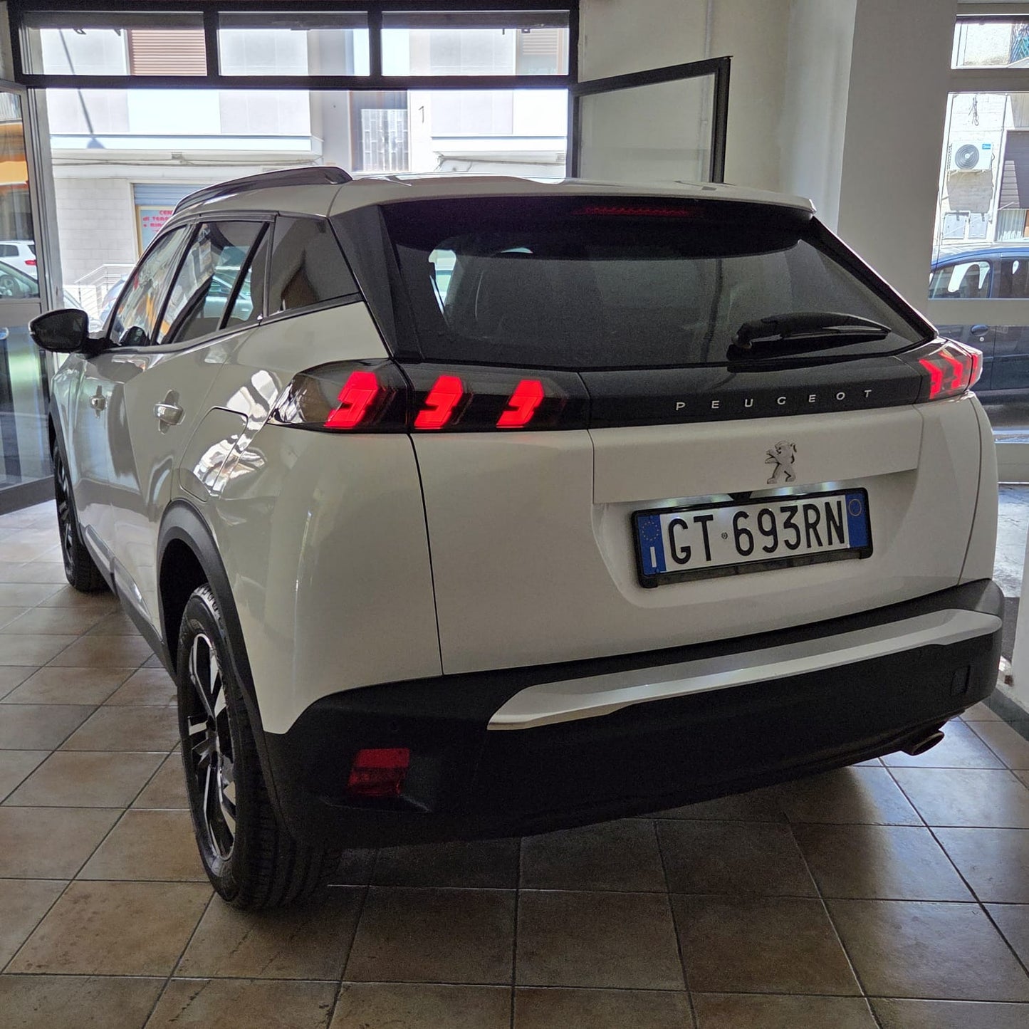 Peugeot 2008 Allure Pack 1.5 BlueHDi 130 CV EAT8