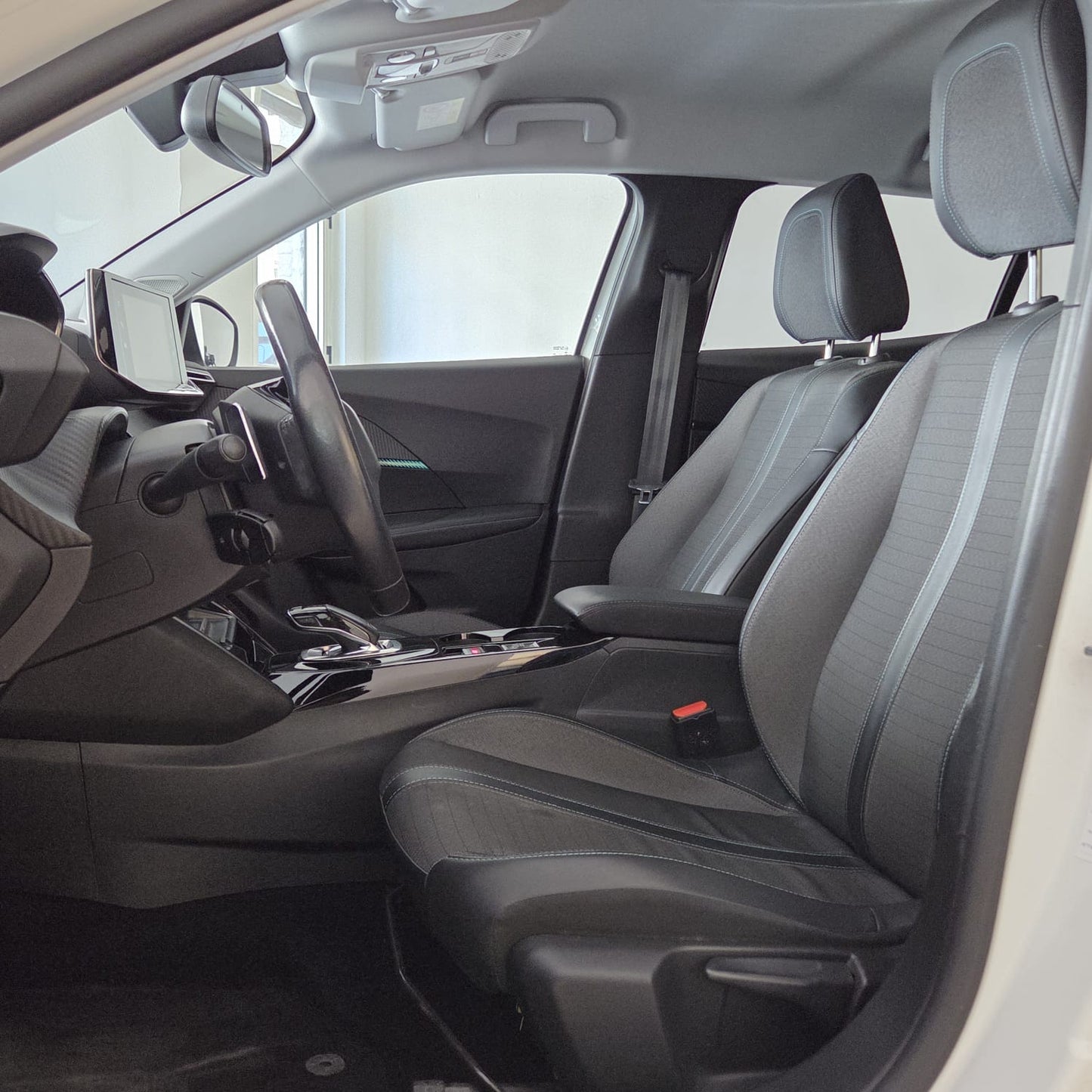Peugeot 2008 Allure Pack 1.5 BlueHDi 130 CV EAT8