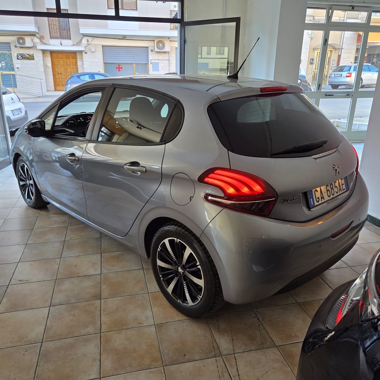PEUGEOT 208 SIGNATURE 1.5 BlueHDi 100CV – MY2020