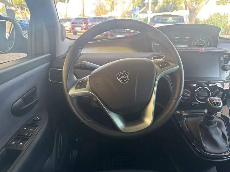 Lancia Ypsilon III 2021 1.0 firefly hybrid Gold Plus 70cv AZIENDALE CON SOLO 8.894 Km
