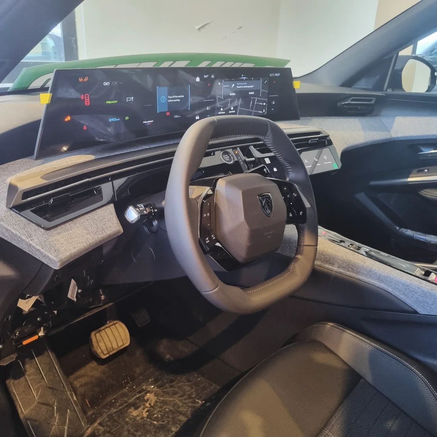 PEUGEOT E-3008 ALLURE  FULL LETTRIC NUOVA DA IMMATRICOLARE