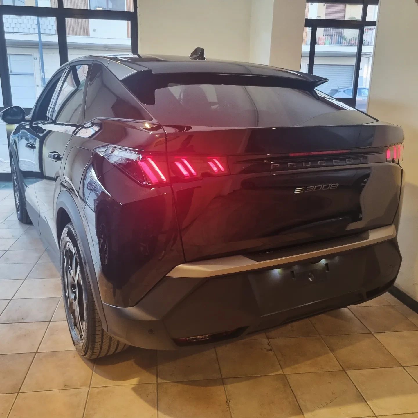 PEUGEOT E-3008 ALLURE  FULL LETTRIC NUOVA DA IMMATRICOLARE