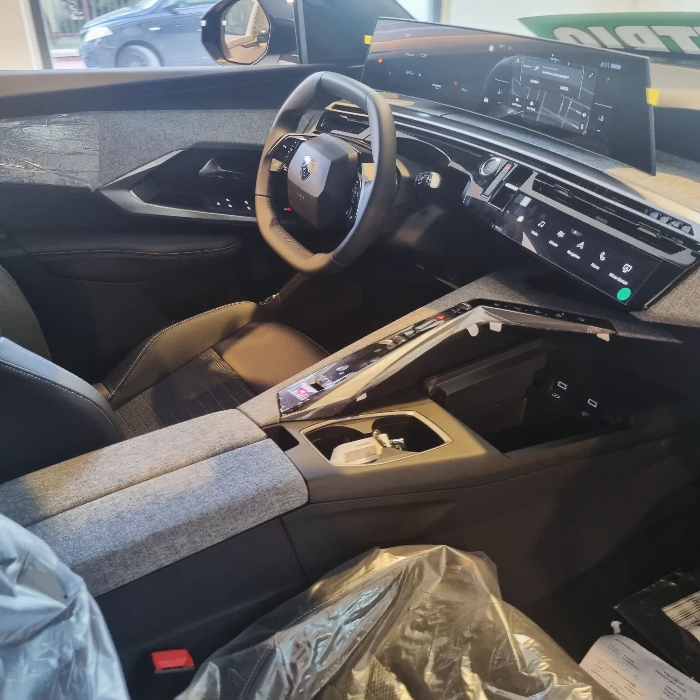 PEUGEOT E-3008 ALLURE  FULL LETTRIC NUOVA DA IMMATRICOLARE