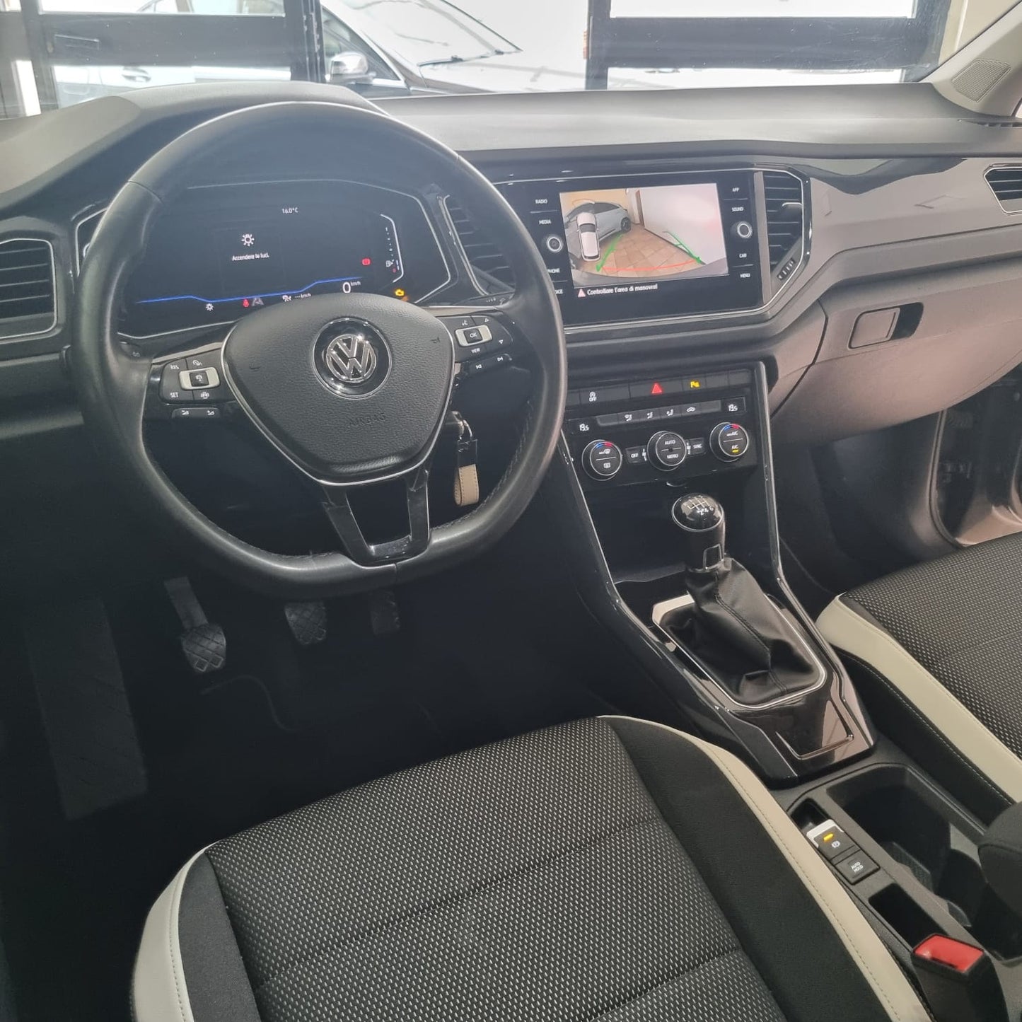 VOLKSWAGEN T-ROC 1.6 TDI SCR ADVANCED BLUEMOTION TECHNOLOGY