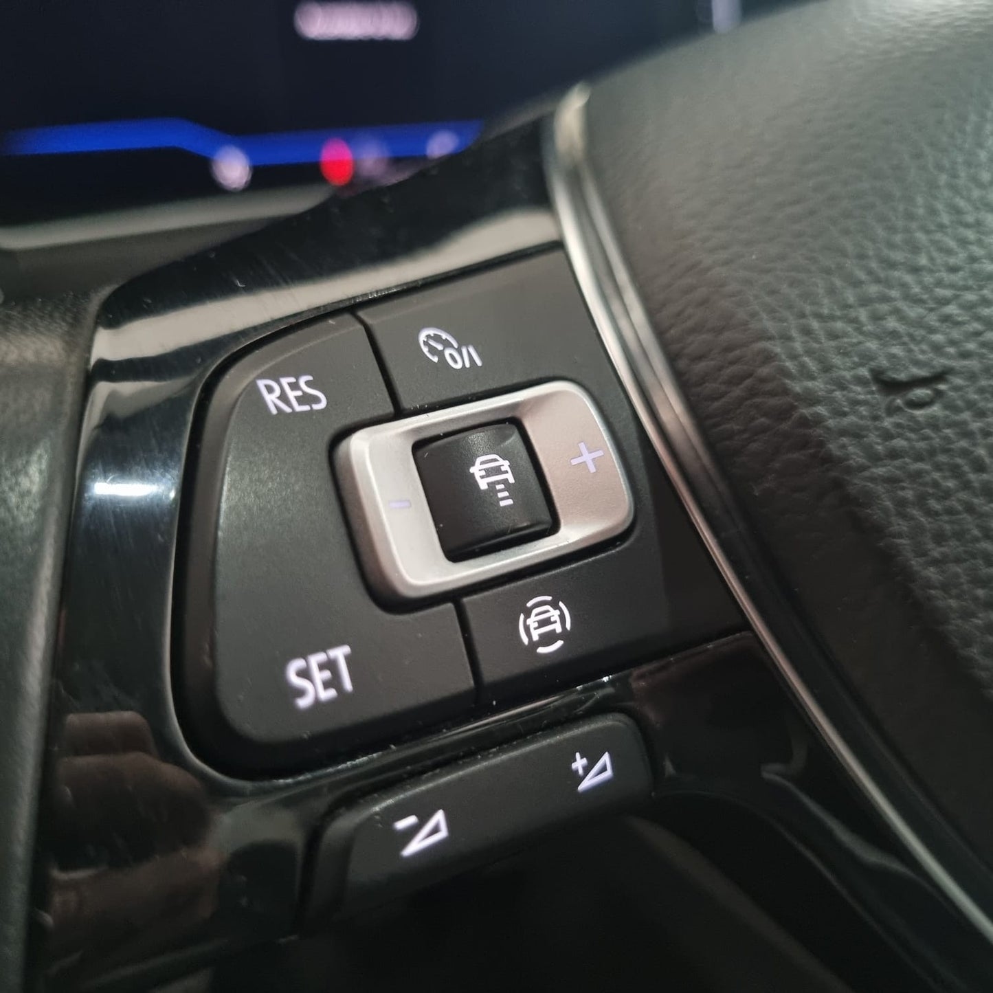 VOLKSWAGEN T-ROC 1.6 TDI SCR ADVANCED BLUEMOTION TECHNOLOGY