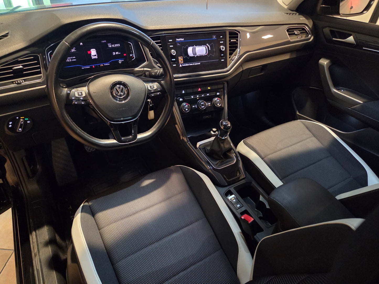 VOLKSWAGEN T-ROC 1.6 TDI SCR ADVANCED BLUEMOTION TECHNOLOGY