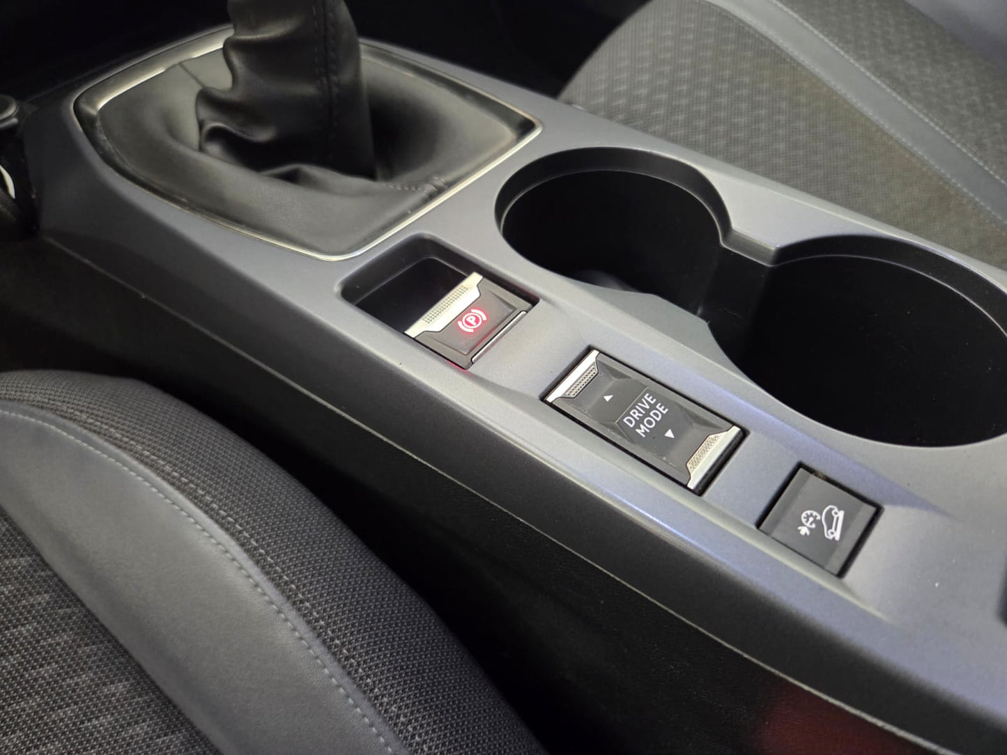 Peugeot 2008 Allure Pack 1.5 BlueHDi 100 CV MANUALE