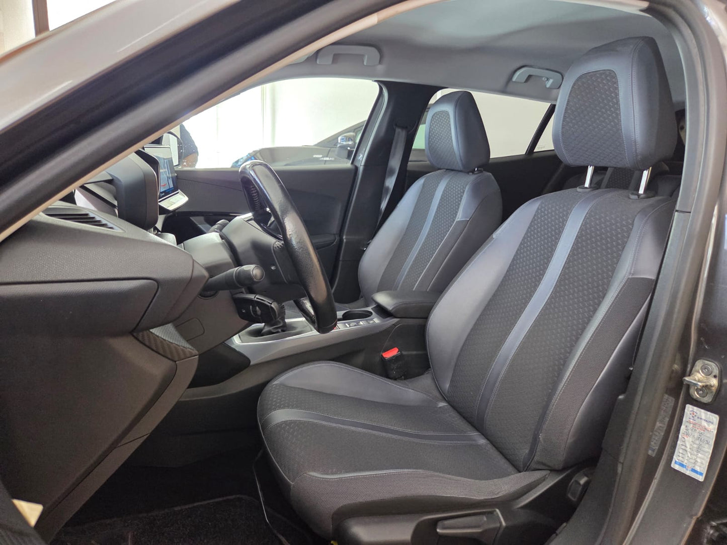 Peugeot 2008 Allure Pack 1.5 BlueHDi 100 CV MANUALE