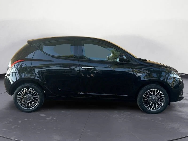 Lancia Ypsilon III 2021 1.0 firefly hybrid Gold Plus 70cv AZIENDALE CON SOLO 8.894 Km